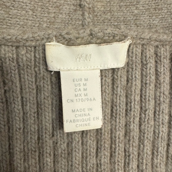 H&M Light Gray Ribbed Cardigan - Picture 4 of 4